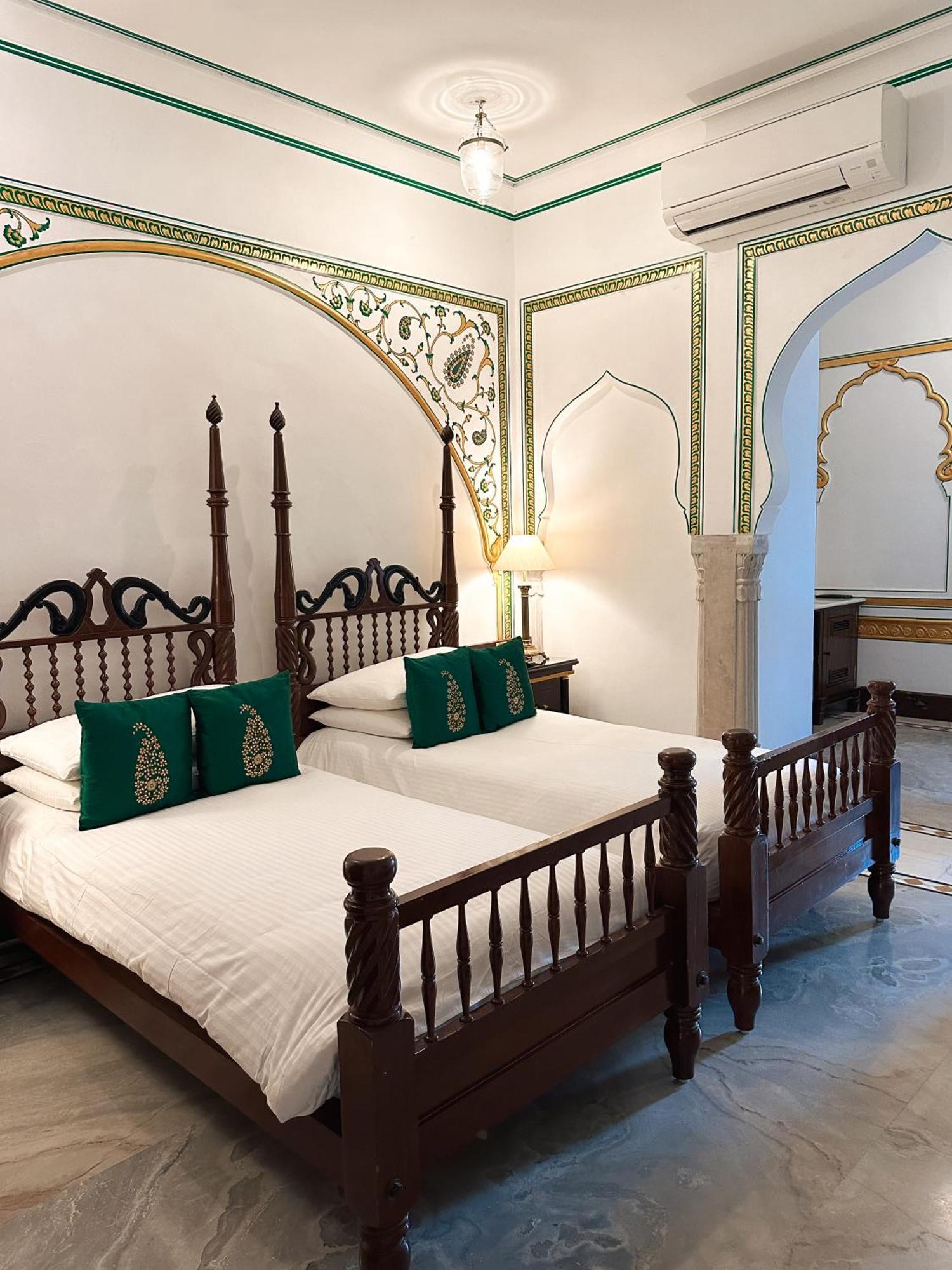 The Raj Palace Jaipur Bagian luar foto