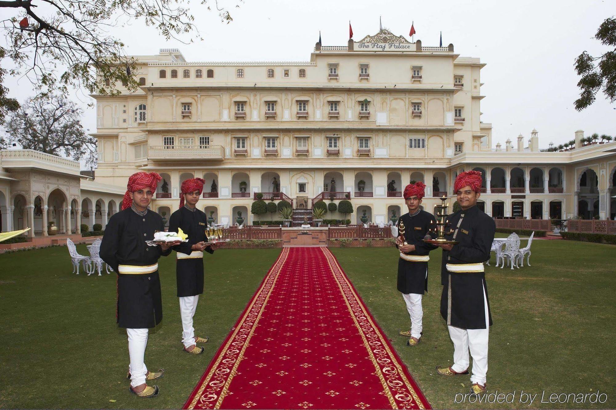 The Raj Palace Jaipur Bagian luar foto